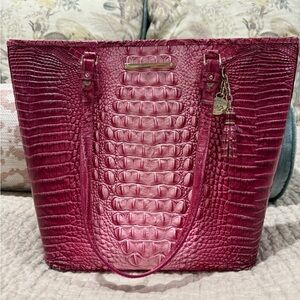 Elegant Pink Crocodile-Embossed Tote Bag